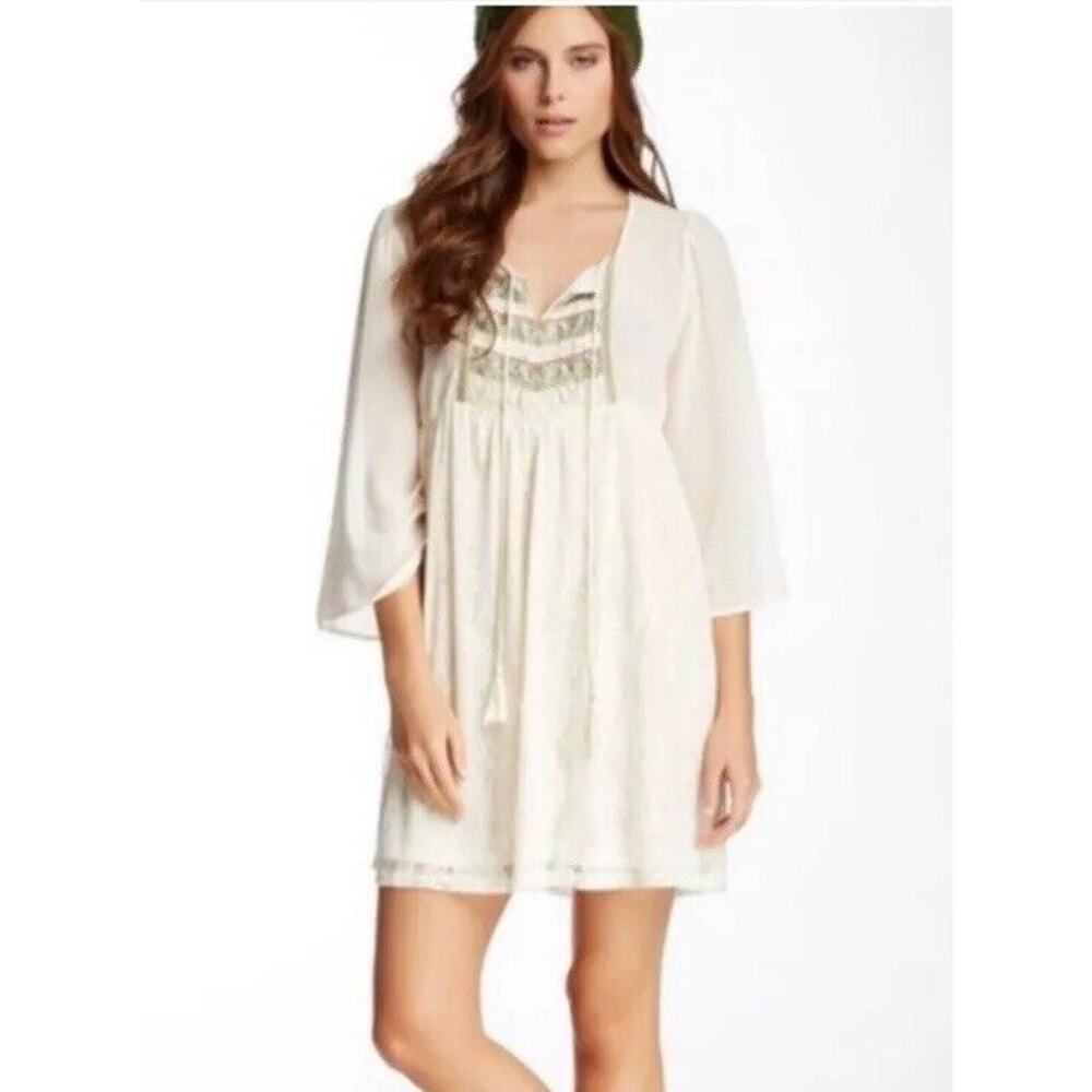 Flying Tomato Gorgeous Ivory Lace Up Above Knee Dress Size Large NWOT